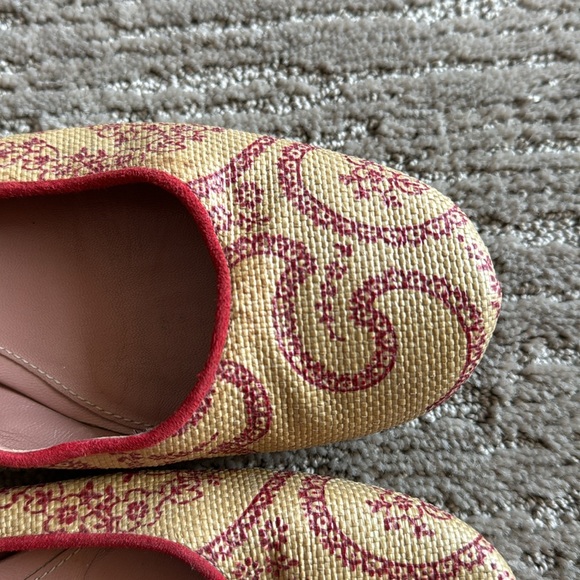 Alaia Tan & Red Geometric Swirl Flats - Picture 4 of 9